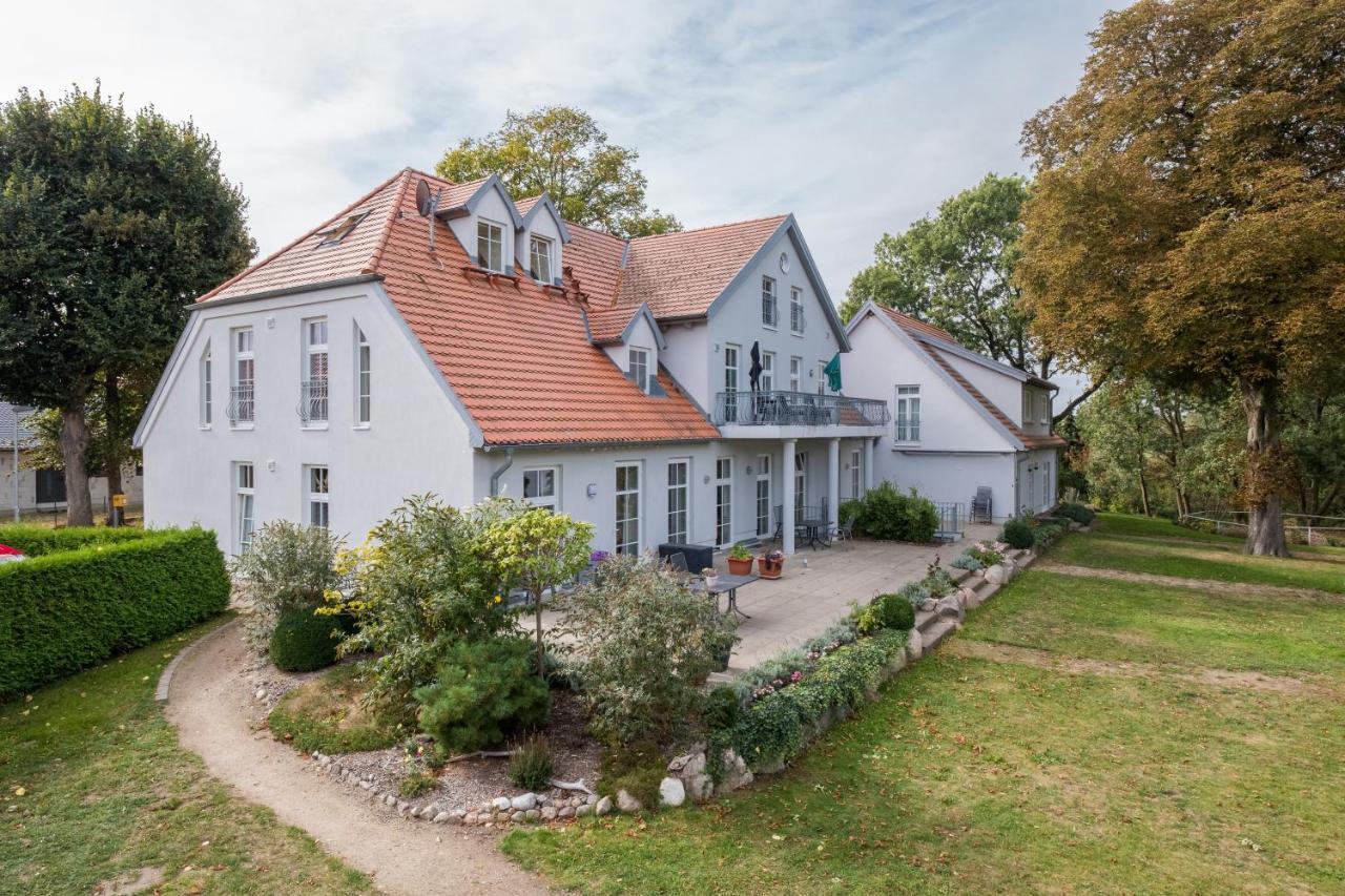 Herrenhaus Jürgenshof Alt Schwerin Exterior foto